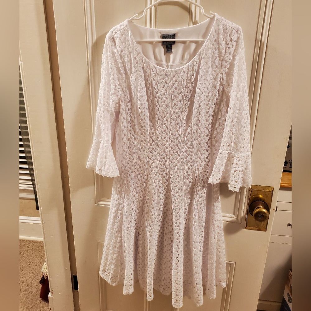 White 3/4 sleeve dress